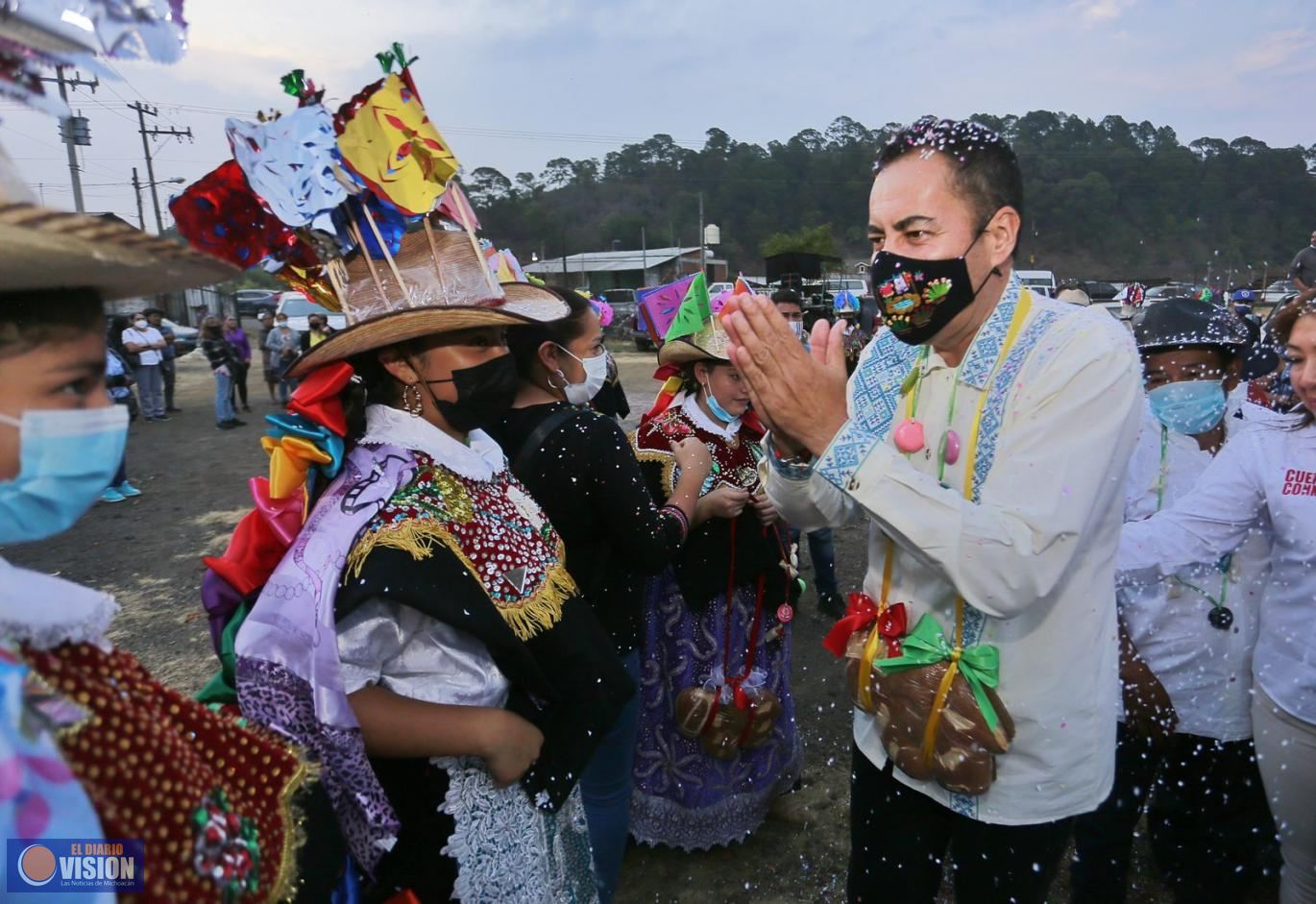 Algarabía purhépecha en la gira de Carlos Herrera