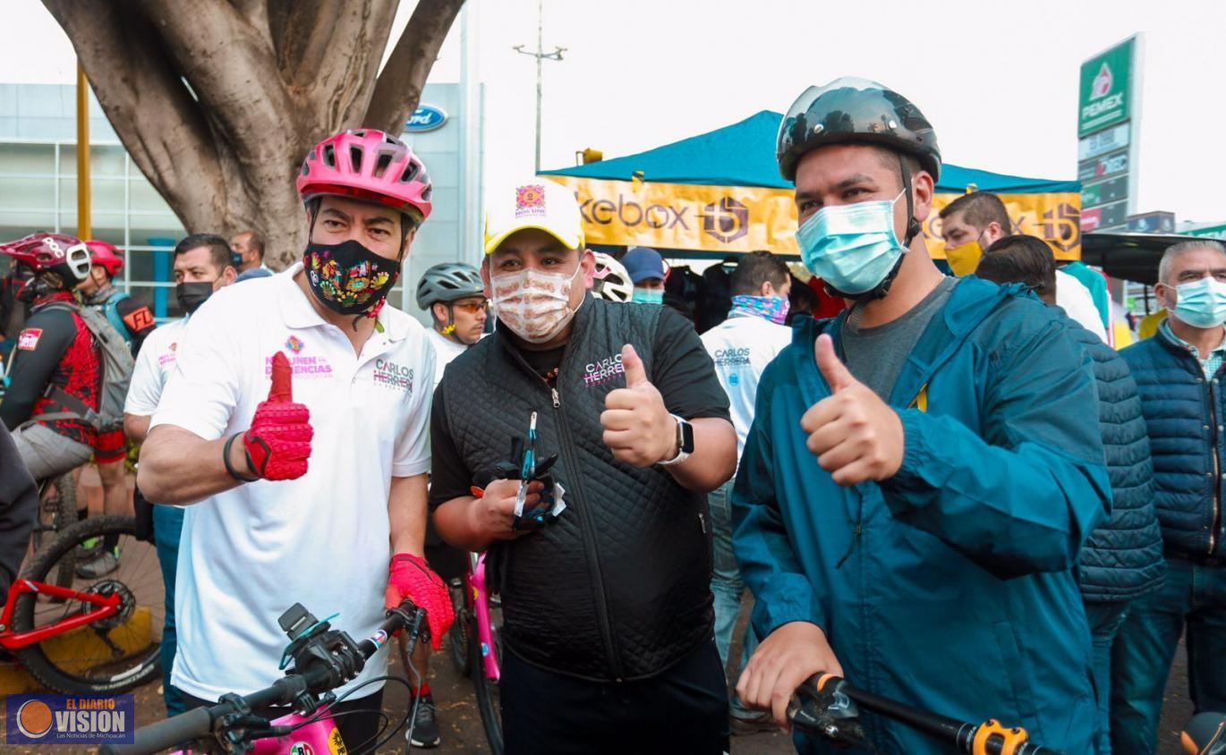 Ciclistas apoyan a Miguel Paredes y Carlos Herrera con rodada 