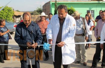 Inaugura Centro de Salud en Zináparo