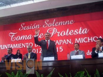 Toma protesta Aldo Macias como Presidente Municipal de Uruapan  