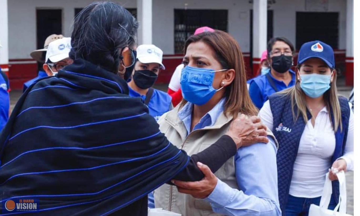 Alma Mireya González Sánchez, visitó la comunidad de San Andrés Tziróndaro