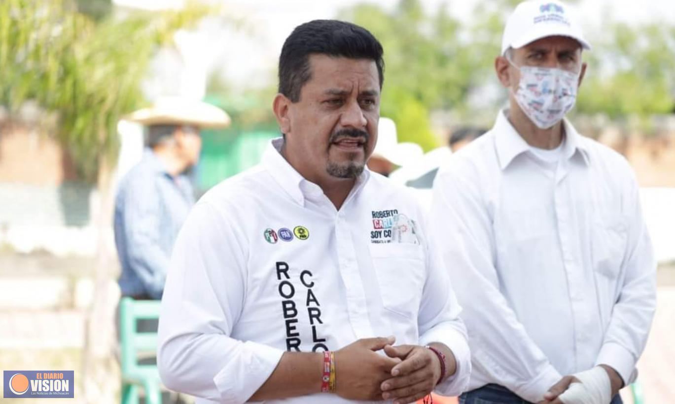Gestionaré recursos para la creación de proyectos en beneficio de la Nueva Florida: Roberto Carlos
