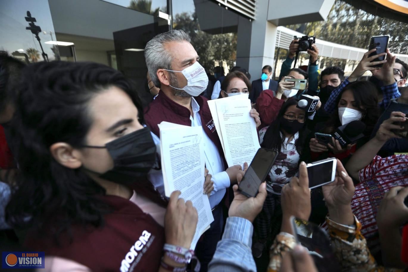 Bedolla denuncia a Silvano y le exige sacar las manos del proceso electoral