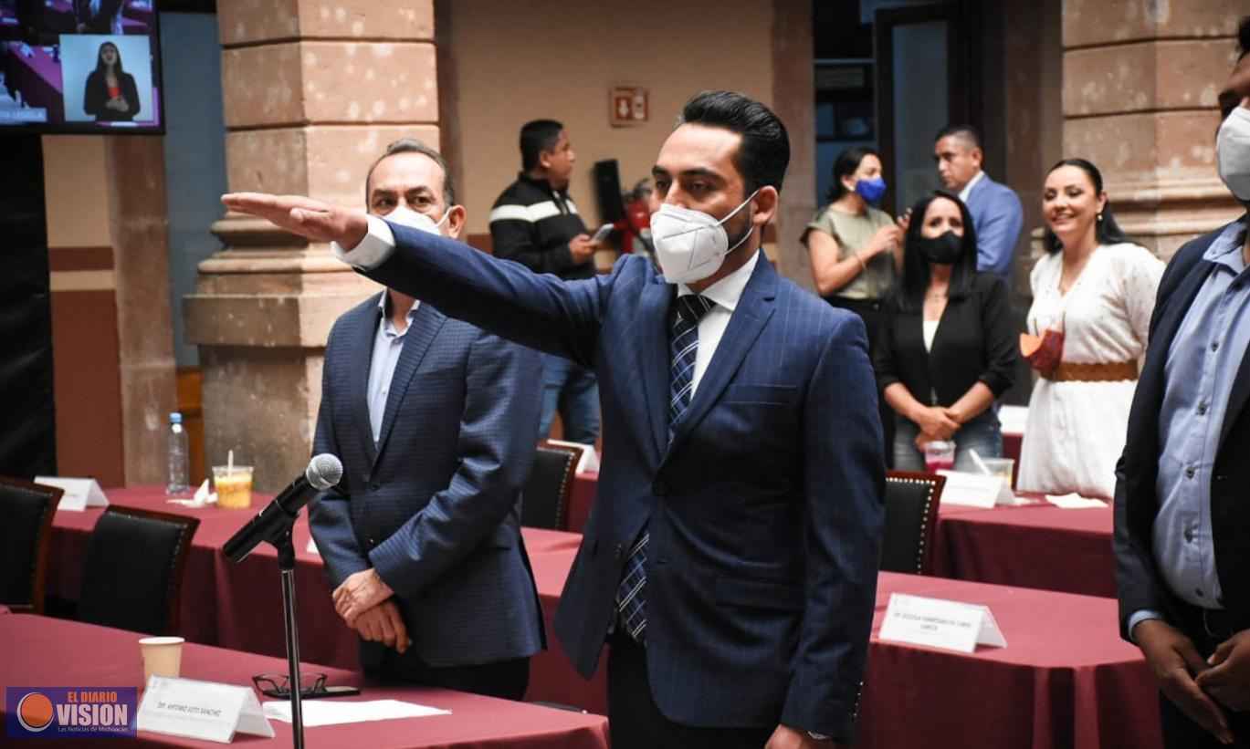 Rinden protesta diputados suplentes