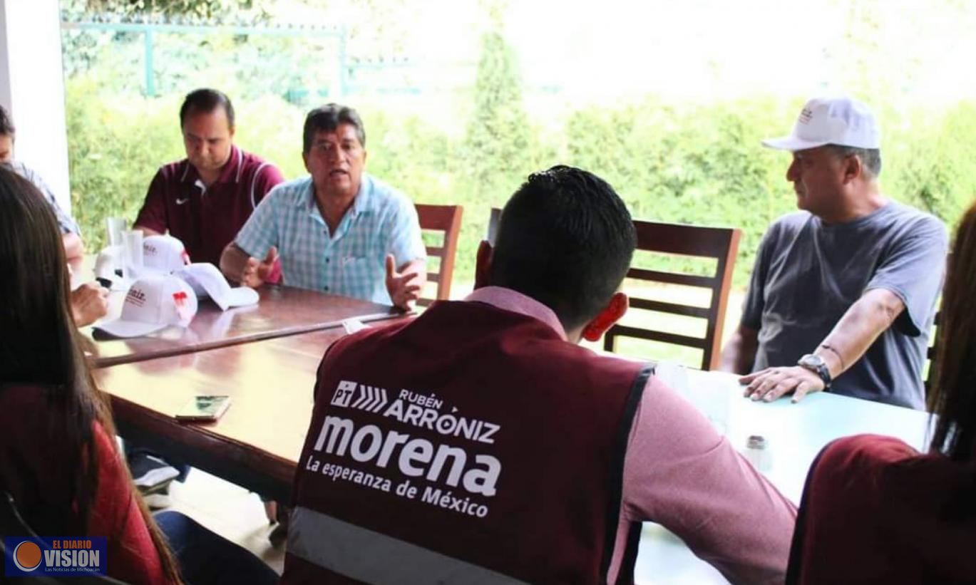 Rubén Arróniz Vázquez, se reunió con integrantes del sector empresarial del country club las huertas