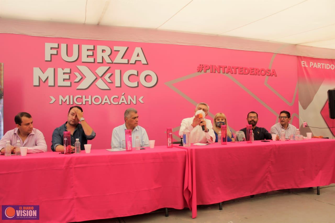 No declinaré, la mafia del poder se cura en salud: Cristóbal Arias 