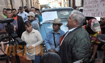 Autoridades municipales atienden a inconformes de empresa Servilimpia
