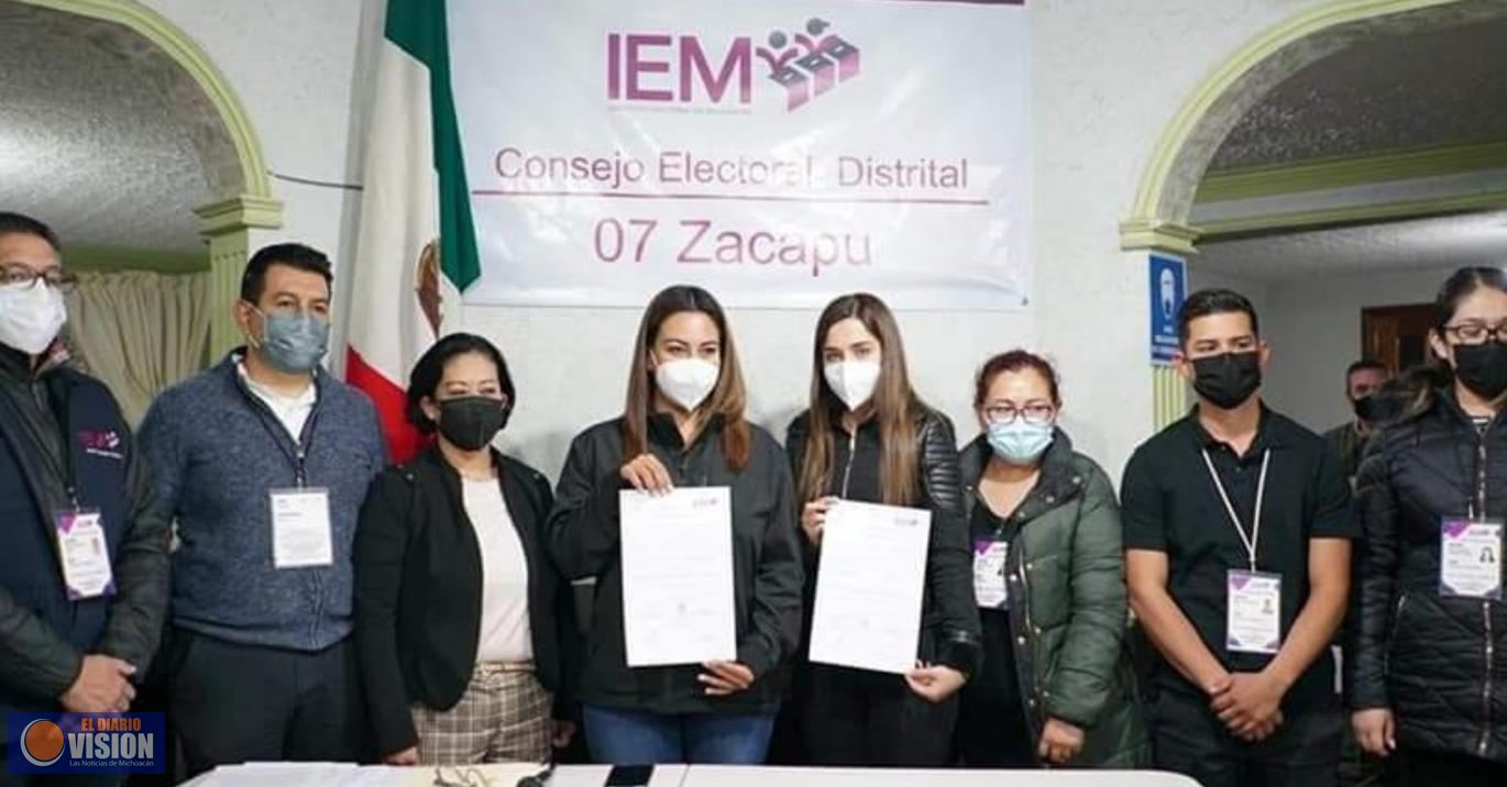 Mónica Valdez Pulido, recibió su constancia de mayoría como Diputada Local electa por Zacapu