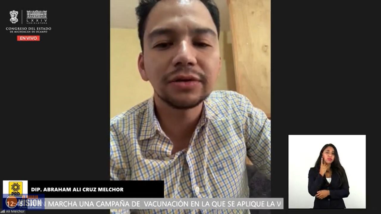 Vacuna para familiares de médicos que combaten COVID-19 demanda Ali Cruz Melchor 