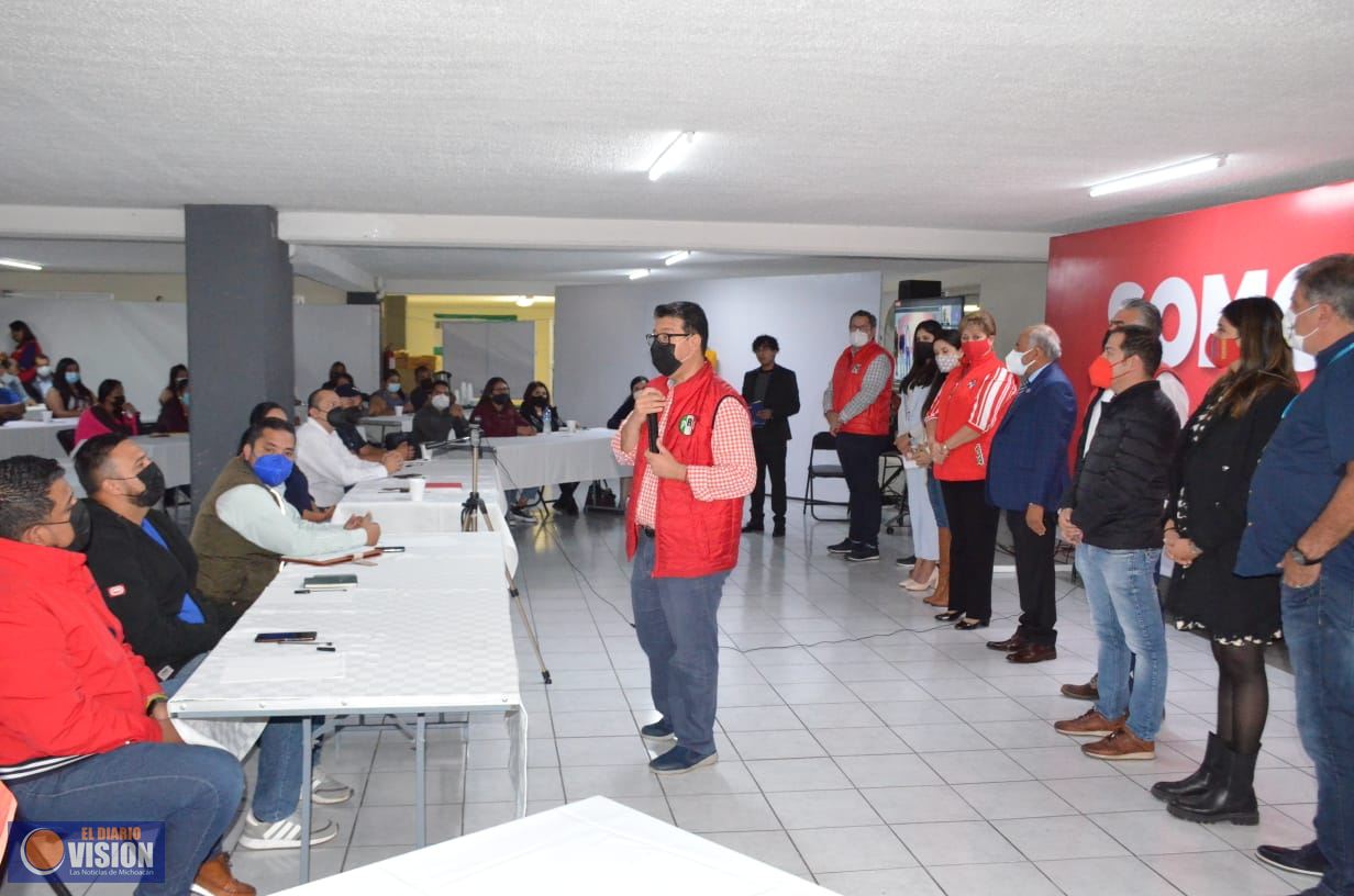 Capacita PRI a alcaldes, síndicos y regidores electos en estructura y funcionamiento municipal