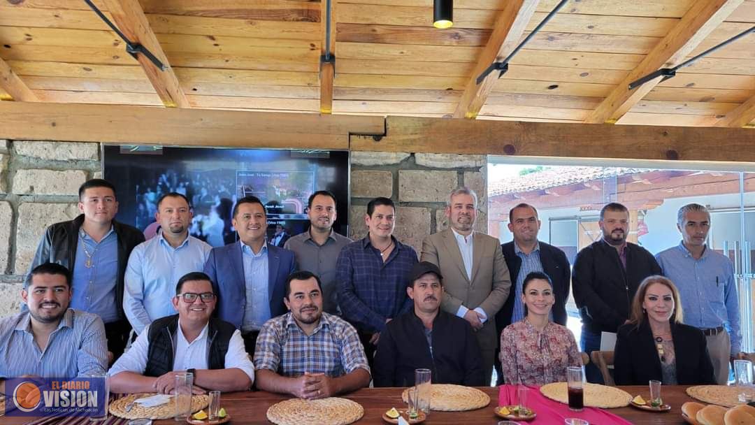 Alfredo Ramírez Bedolla, se reúne con alcaldes electos del PVEM 