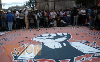 Marchan normalistas exigen el pago de Gratuidad