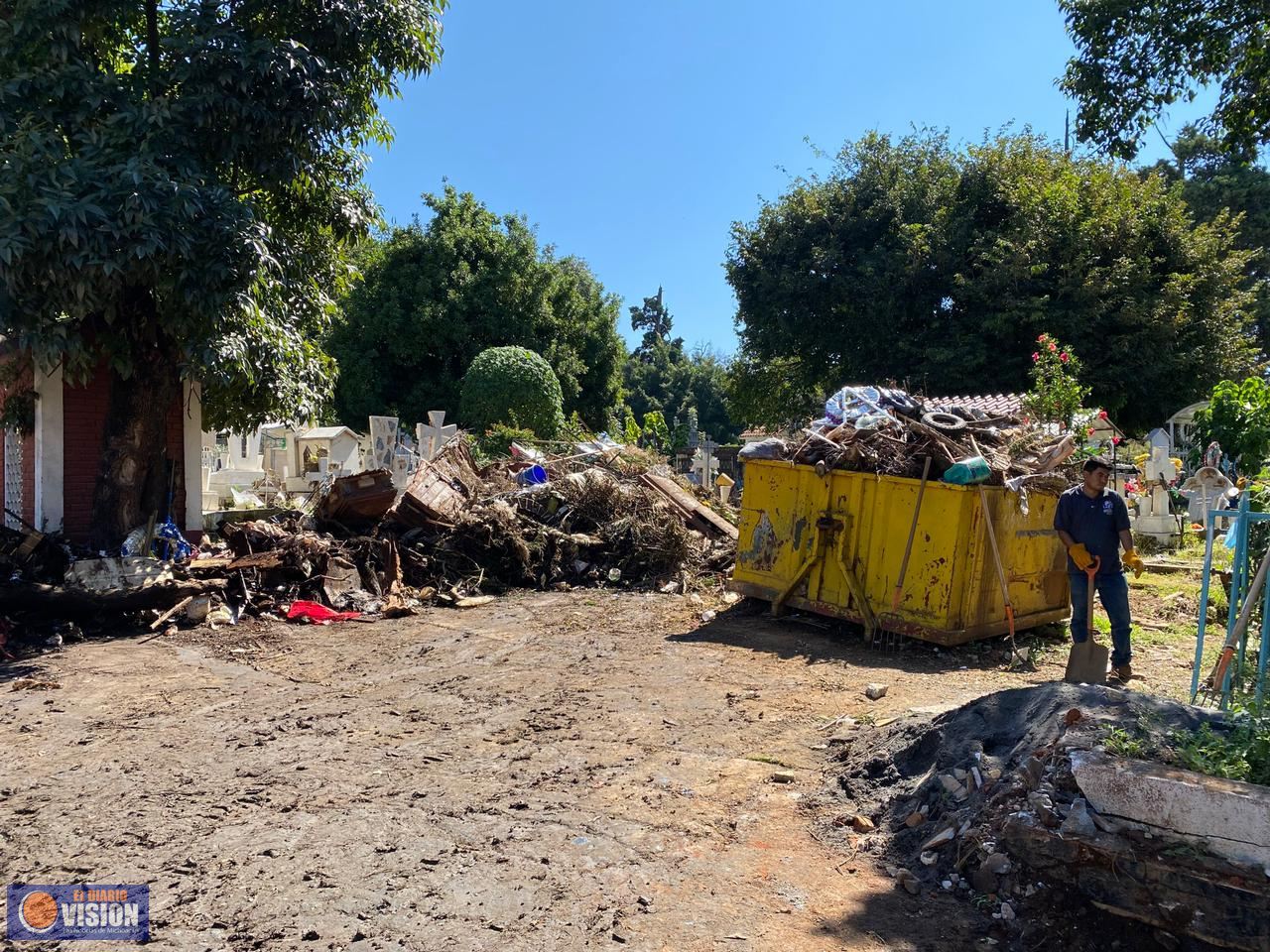 Prácticamente listos los panteones municipales en la víspera de Día de Muertos
