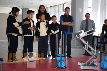 Club de Robótica de la UTM recibe a niños del Colegio del Valle