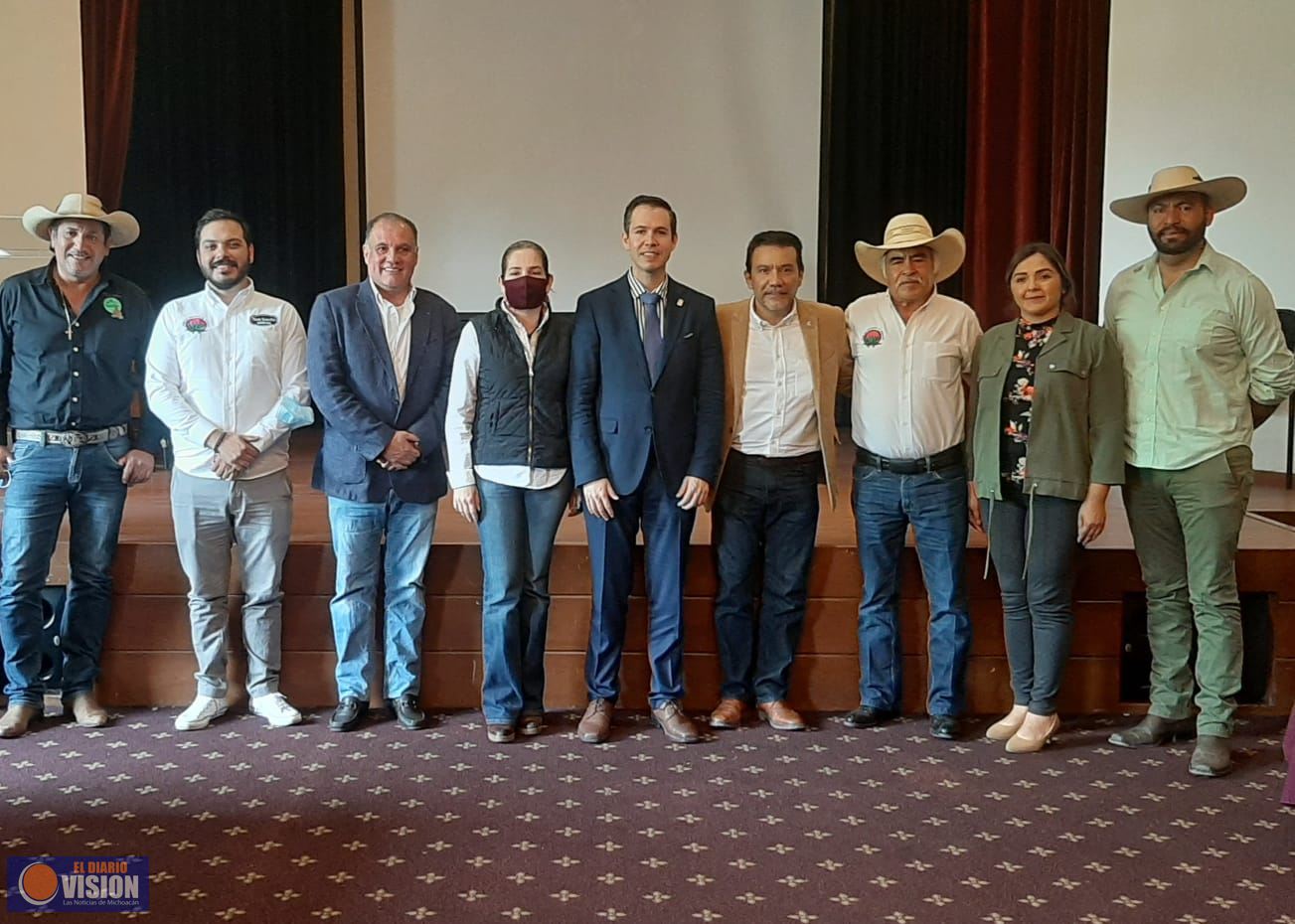 Gobierno del Estado en la búsqueda de nuevos apoyos para Mezcaleros michoacanos