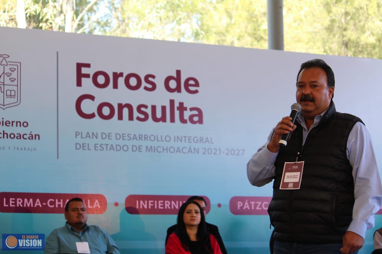 Julio Arreola, Presidente de Pátzcuaro, participa en Foro de Consulta