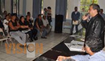 Gira instrucciones Aldo Macías para que se atiendan peticiones de agrupación social