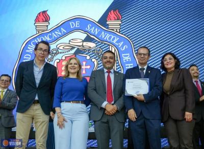 Nicolaitas reciben el reconocimiento Coparmex a la excelencia educativa 2026